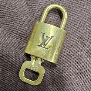 LV LOCK & KEY #307